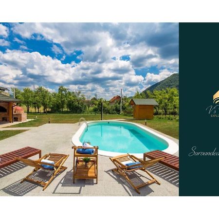 V'S Place - Wooden House With Heated Pool And Outdoor Sauna Otočac Zewnętrze zdjęcie